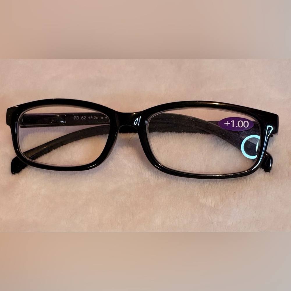 Classic Black Reading Glasses - Picture 2 of 2